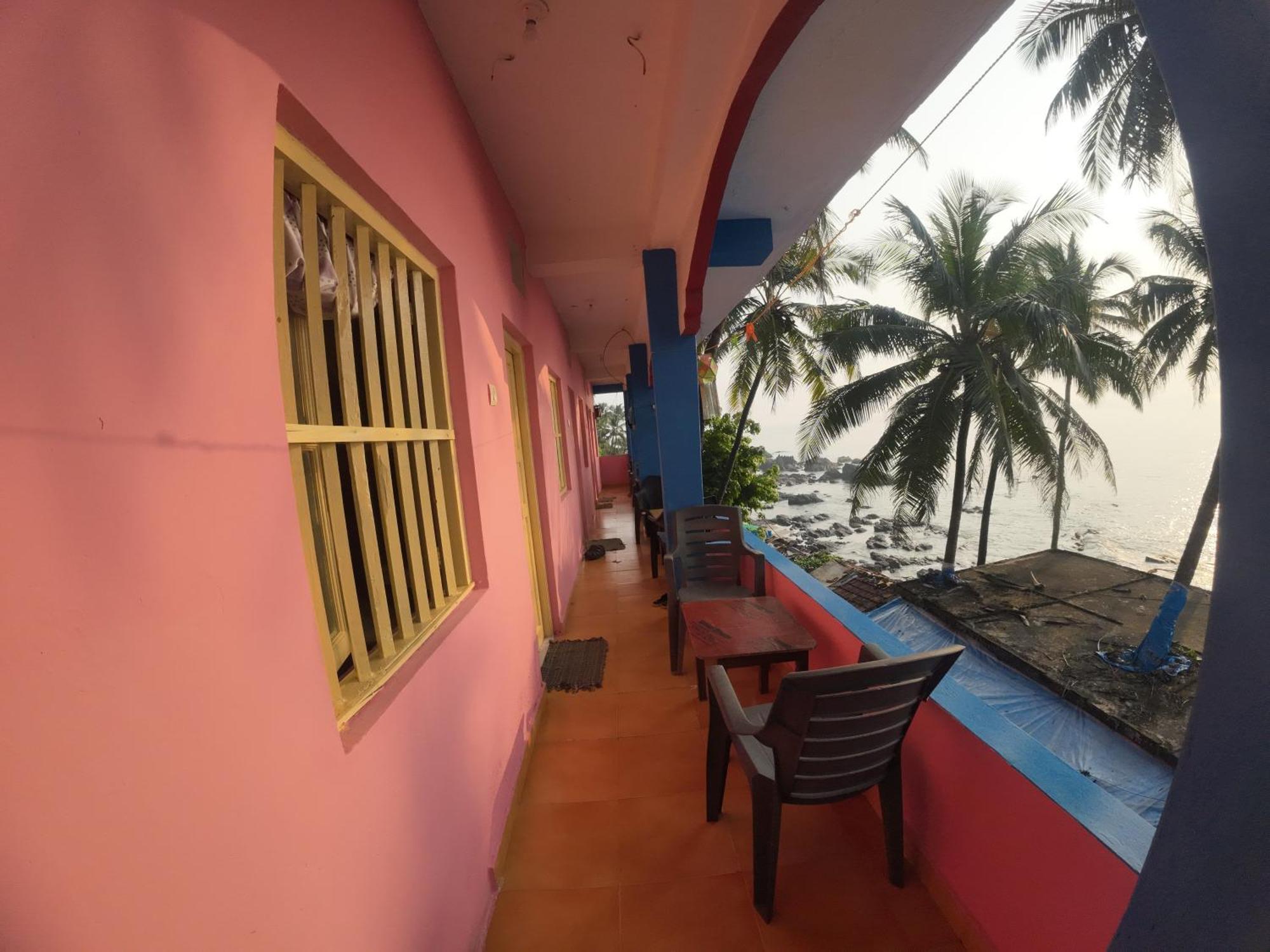 Om Ganesh Guest House Cliffside アランボル エクステリア 写真
