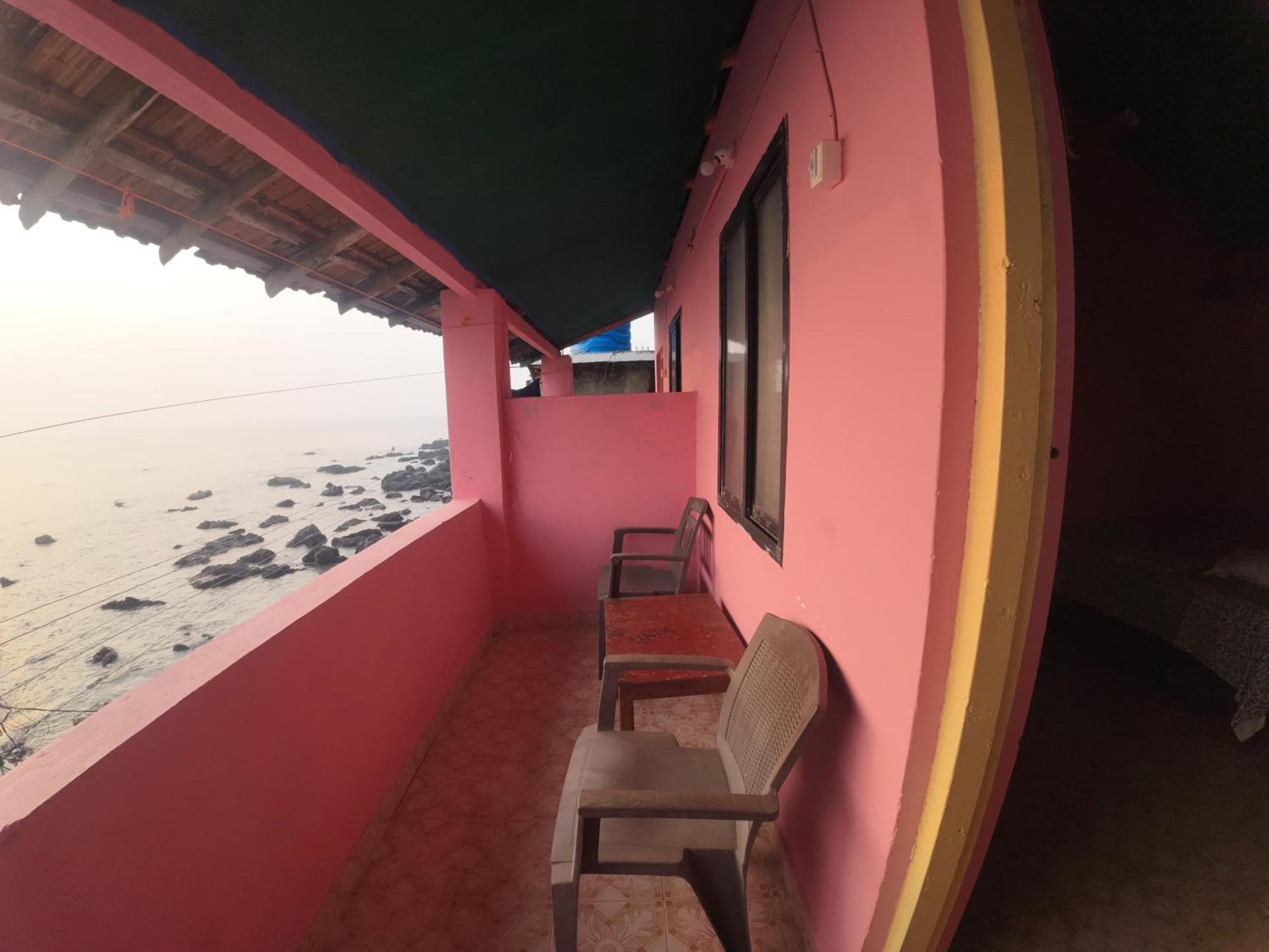 Om Ganesh Guest House Cliffside アランボル エクステリア 写真
