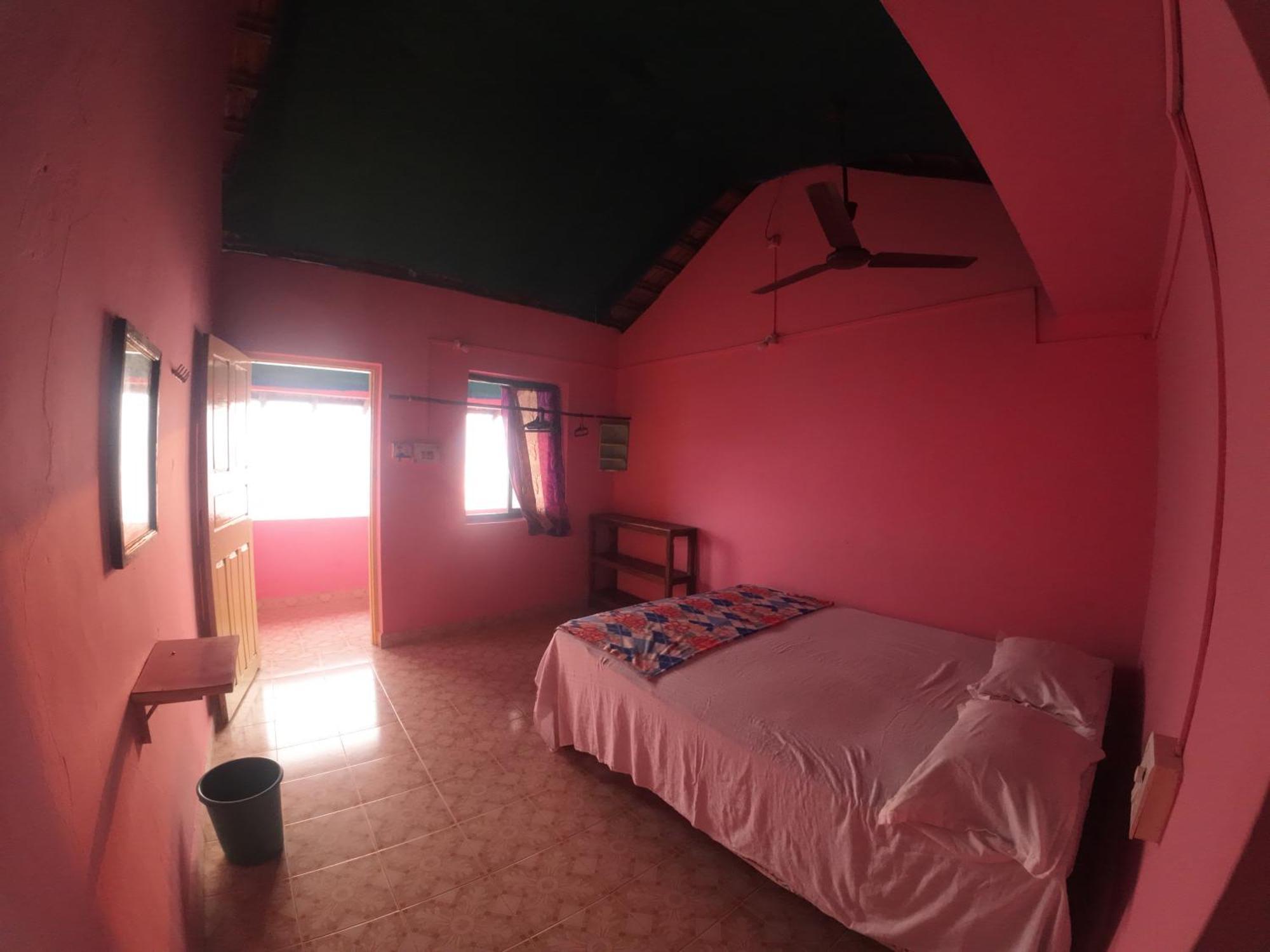Om Ganesh Guest House Cliffside アランボル エクステリア 写真