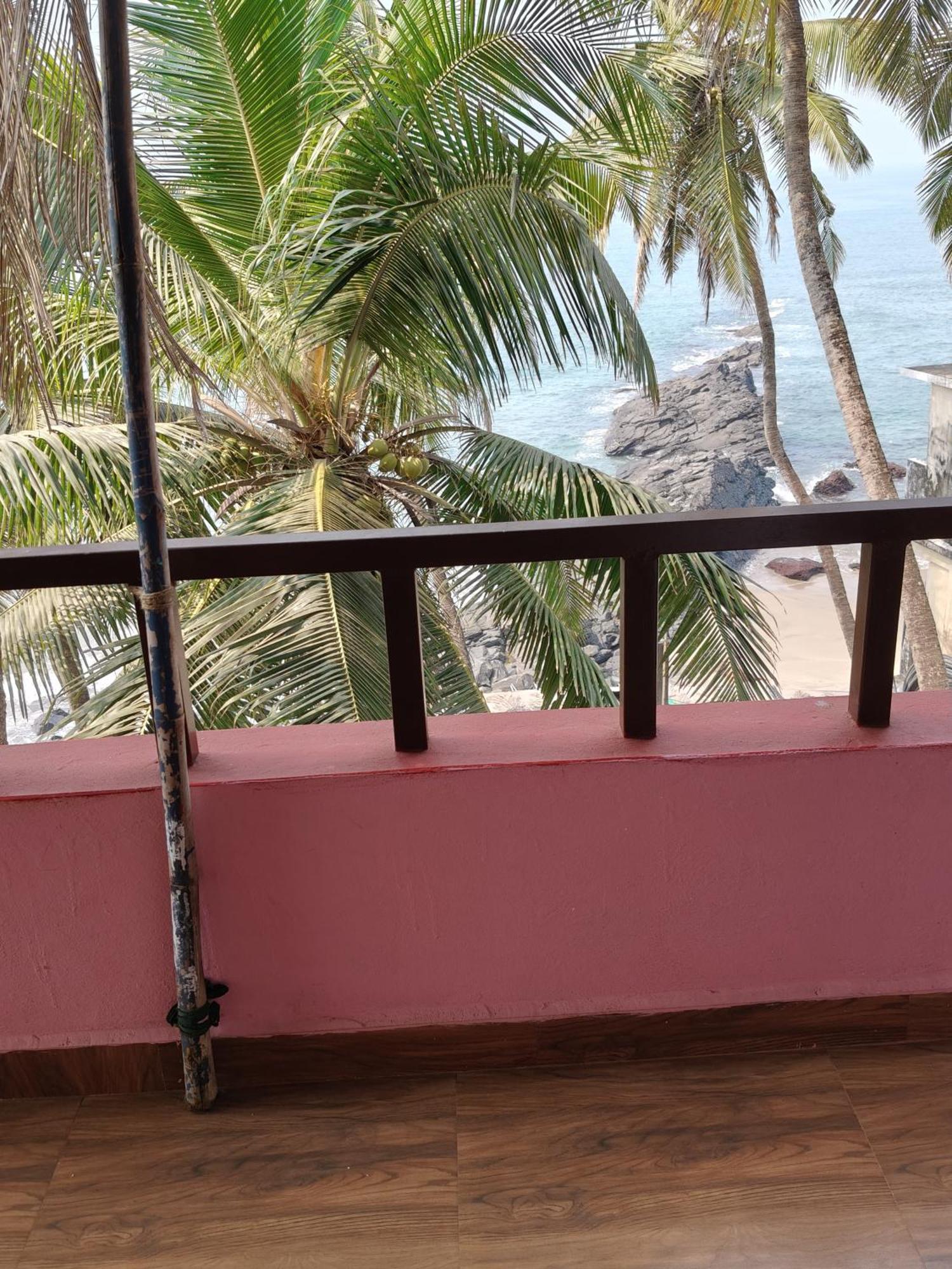 Om Ganesh Guest House Cliffside アランボル エクステリア 写真