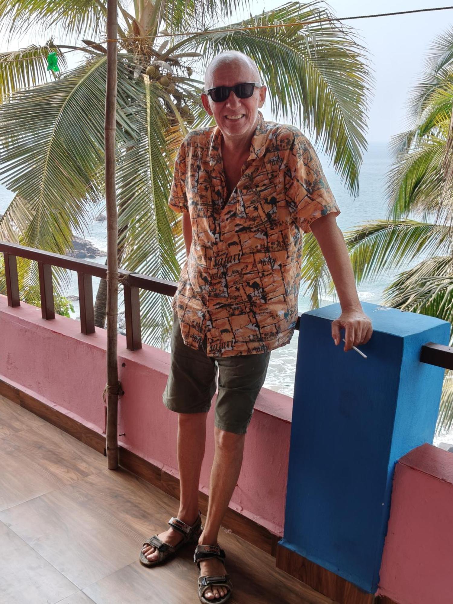 Om Ganesh Guest House Cliffside アランボル エクステリア 写真