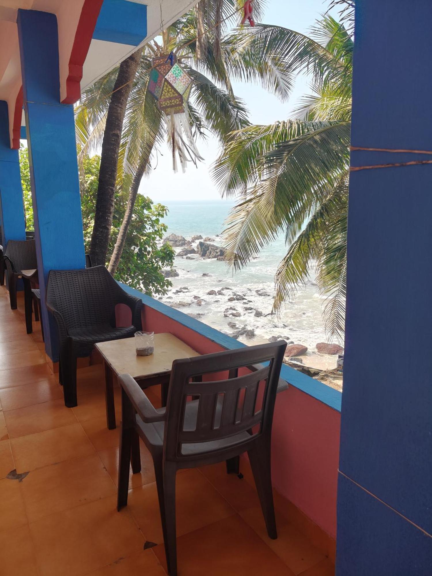 Om Ganesh Guest House Cliffside アランボル 部屋 写真