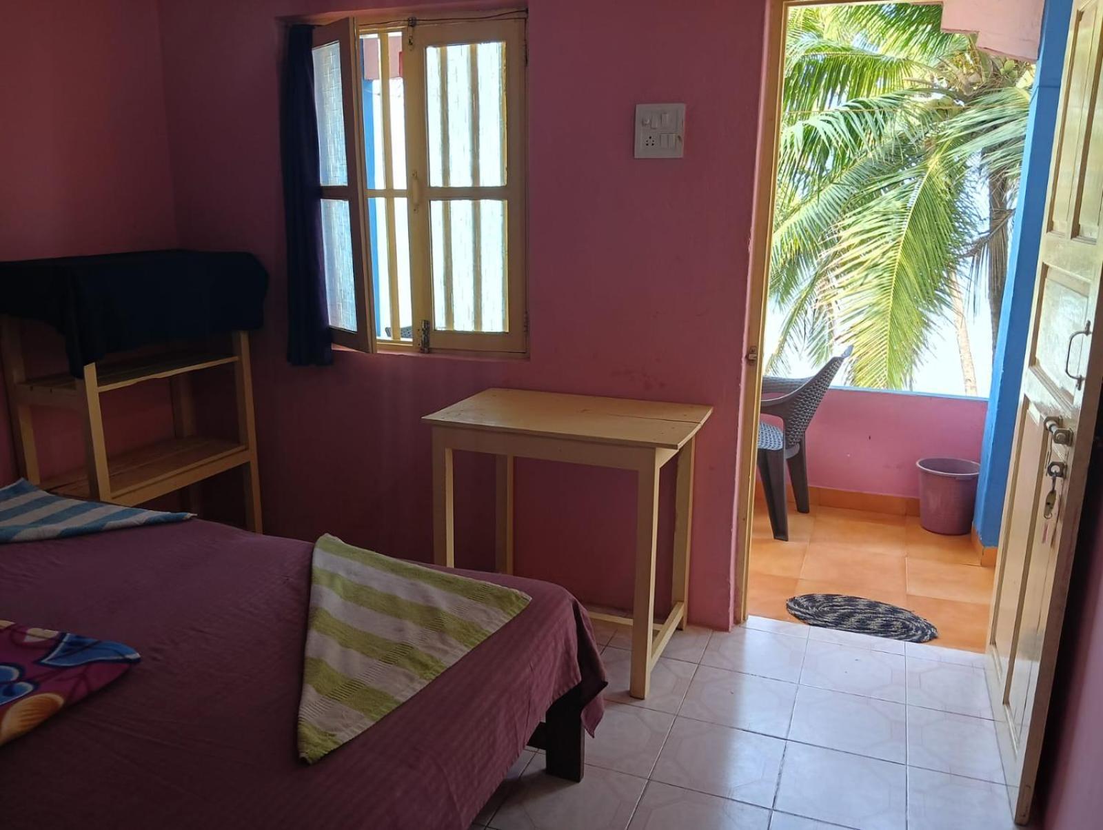 Om Ganesh Guest House Cliffside アランボル 部屋 写真